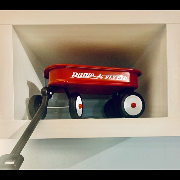 Classic Radio Flyer Toy Wagon - Picture 6 of 11